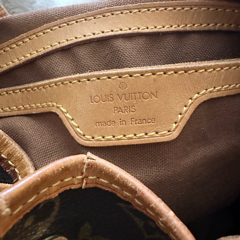 Louis Vuitton - Picture 11 of 16